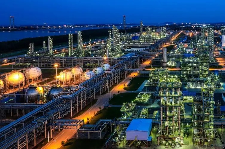 市政协委员李军：建议武汉建设一批工业互联网“数字新基建”