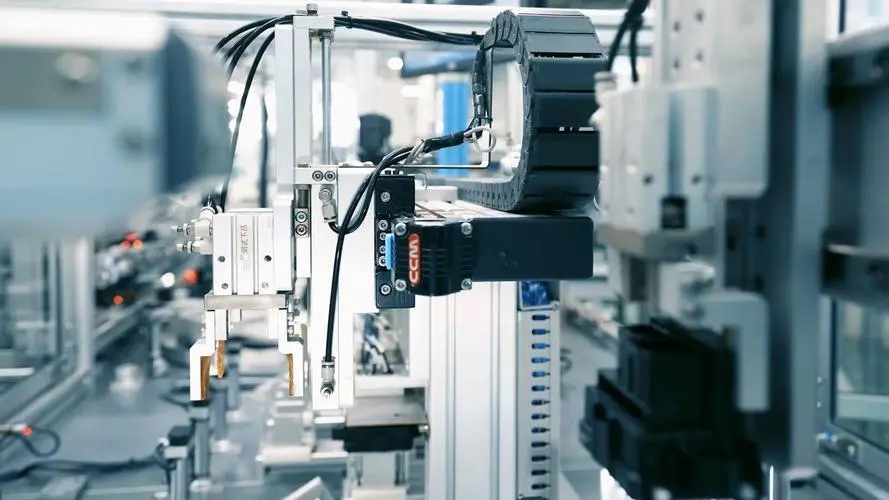 工业机器人市场容量激增,头部企业加速场景落地运用