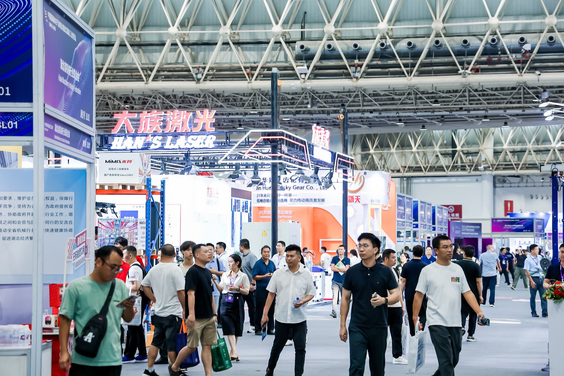 技术突破与资本博弈：2024人形机器人产业大变革的背后